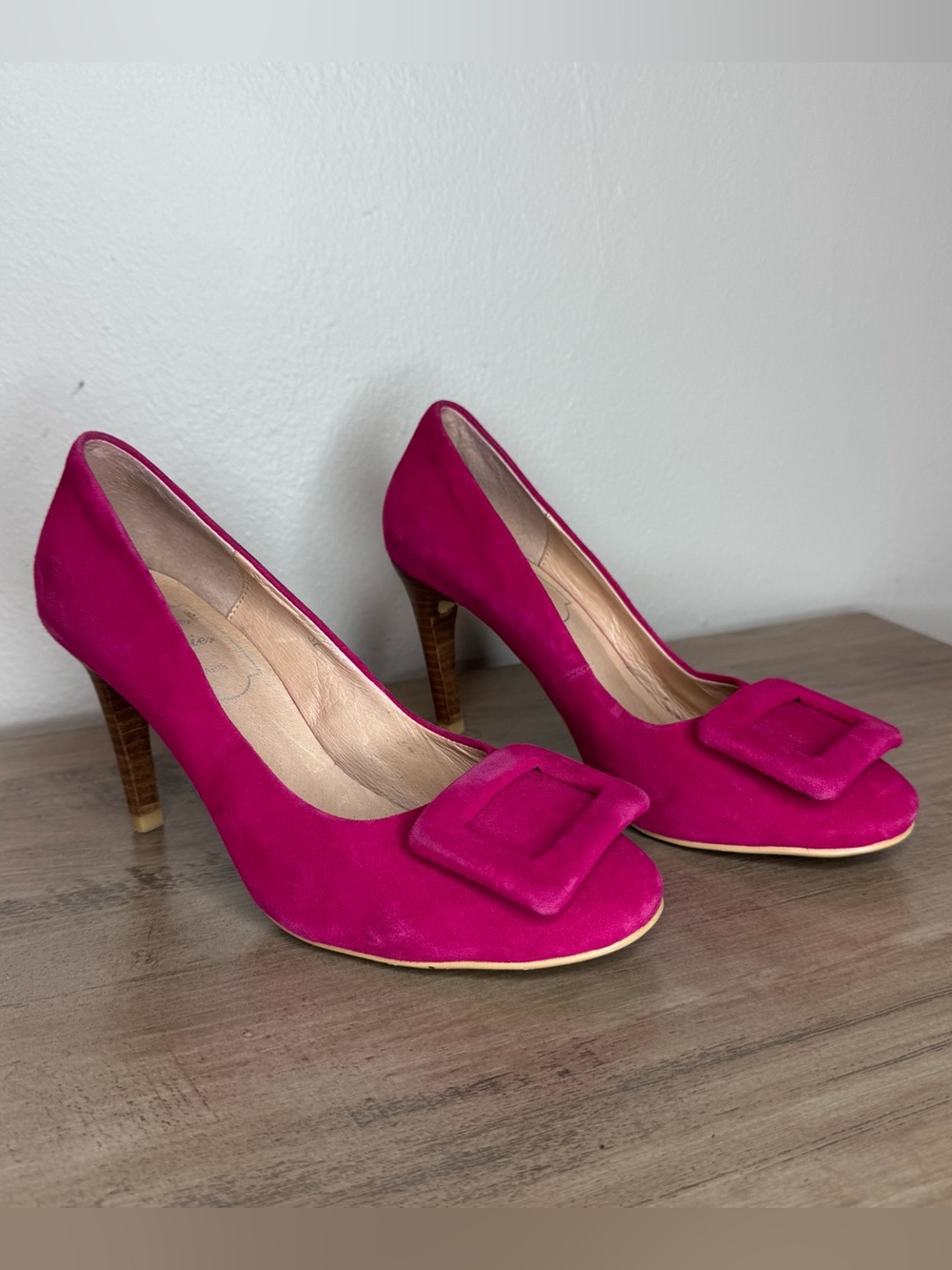 Roger Vivier Fuchsia Pink Suede Buckle Trompette Pump Heels Vintage